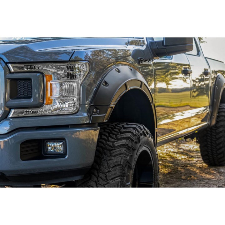 Poszerzenia błotników przód i tył Rough Country Defender Pocket