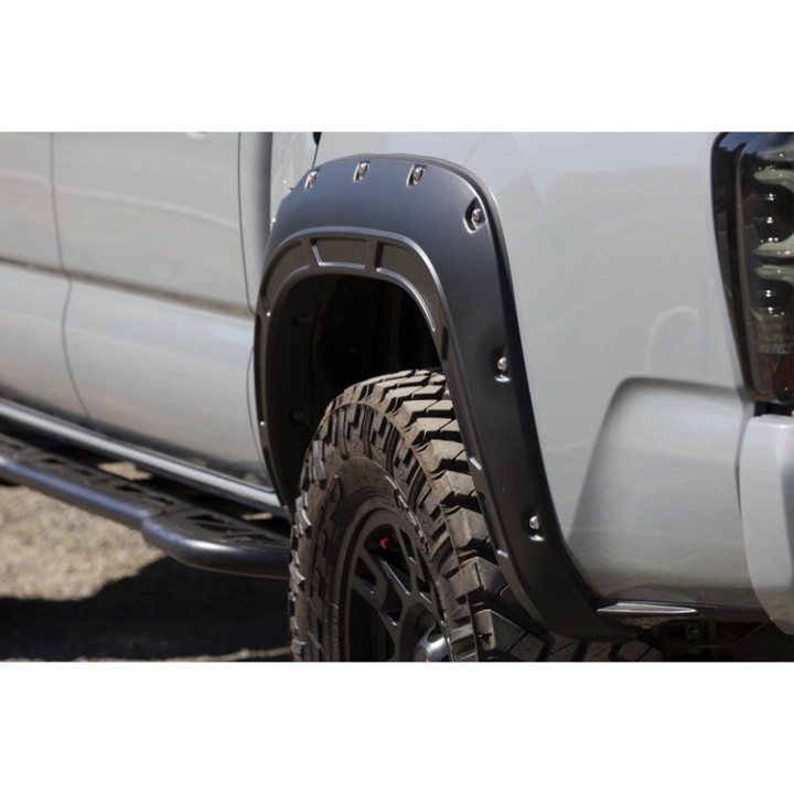 Poszerzenia błotników przód i tył Rough Country Defender Pocket