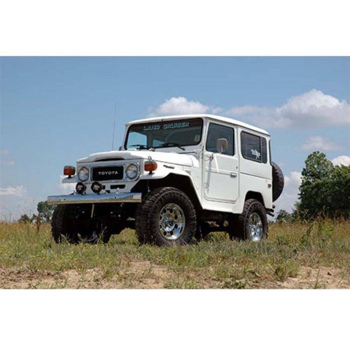 Zestaw zawieszenia Rough Country Lift 4"