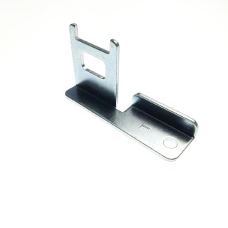 BRKT., SIDE COVER, LH