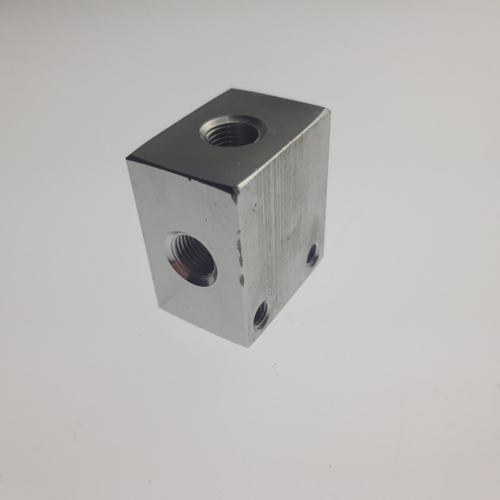 FOUR LINE COUPLER