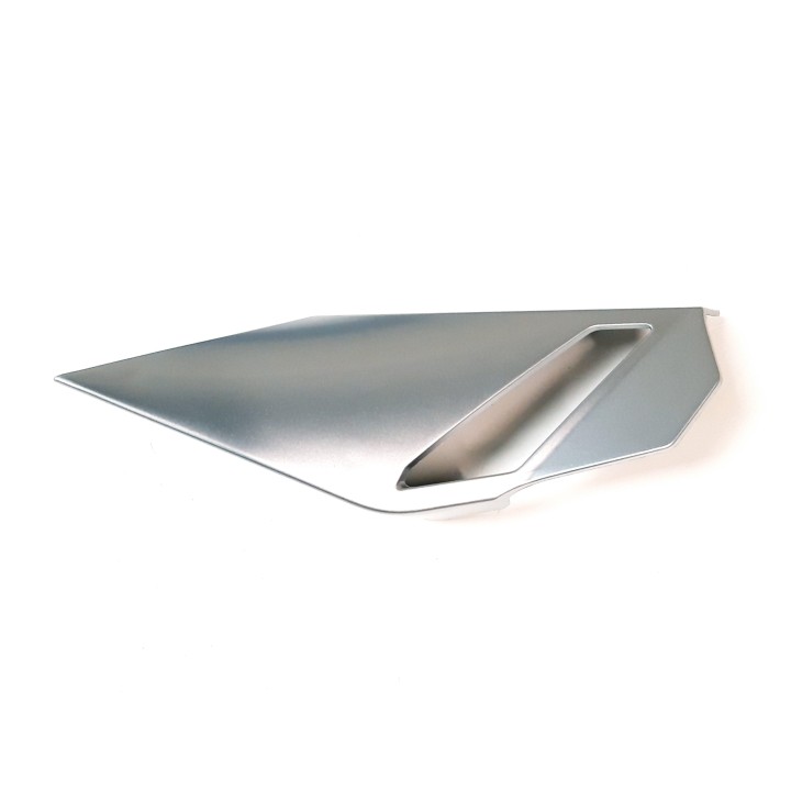 FRONT LOWER RIGHT DECORATIVE COVER (SILVER)