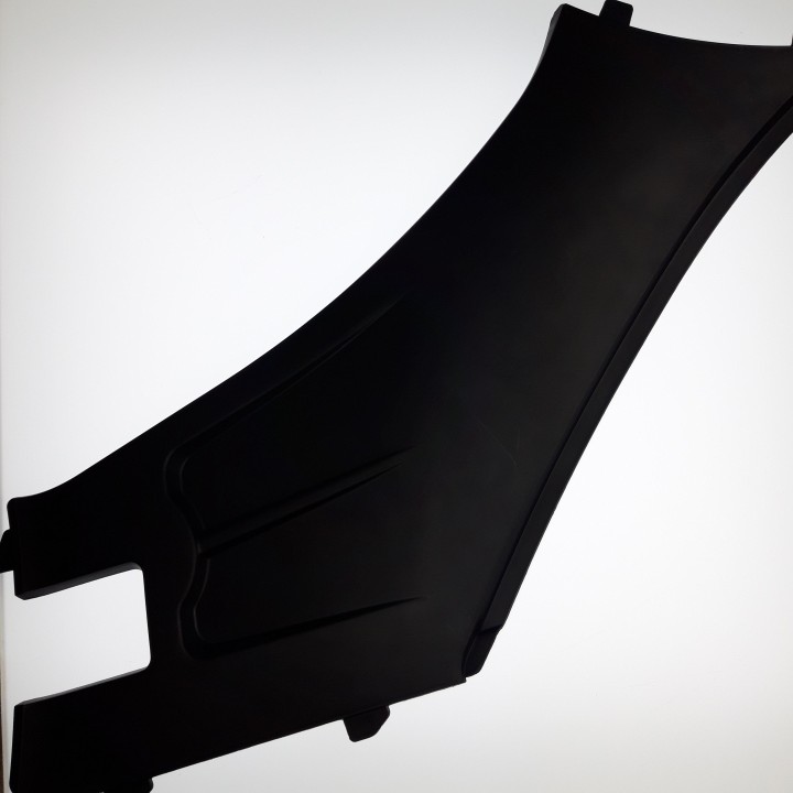 SIDE COVER R