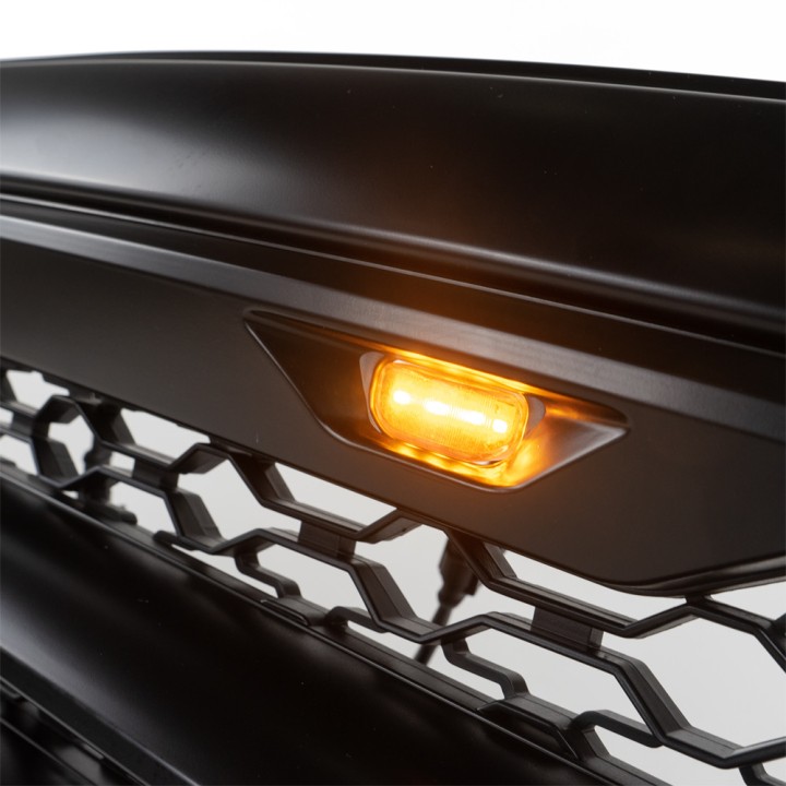 Grill z emblematem RAM w kolorze czarnym OFD