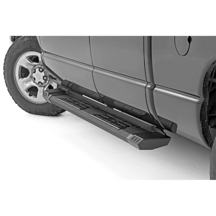 Aluminiowe progi, stopnie boczne Rough Country HD2
