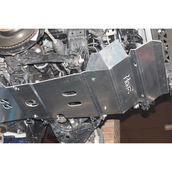 Aluminiowa przednia osłona podwozia, silnika - Toyota Hilux REVO