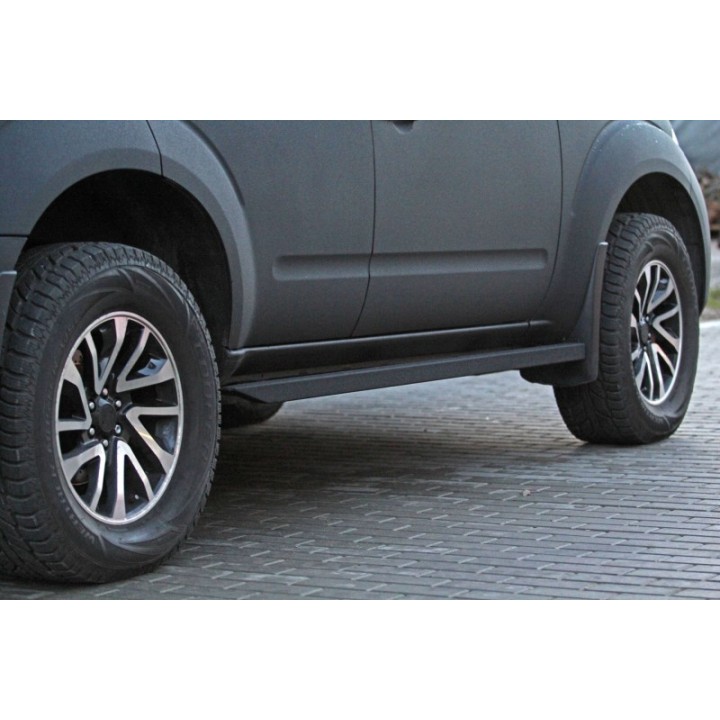 Progi boczne Nissan Pathfinder R51 05-14
