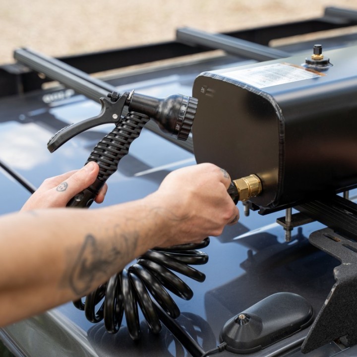 Zbiornik na wodę z prysznicem Wild Camp 36L | Szekla4x4