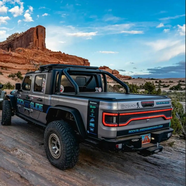 Racetrack LED Tailgate Panel Light for Jeep Gladiator JT