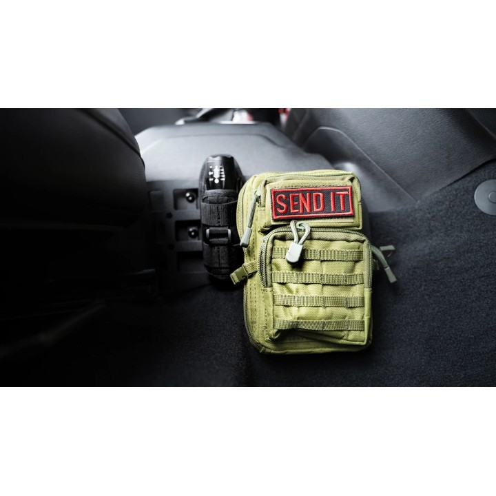 Panele molle przy konsoli zmiany biegów Jeep Wrangler JL DV8 Offroad - ujęcie 3