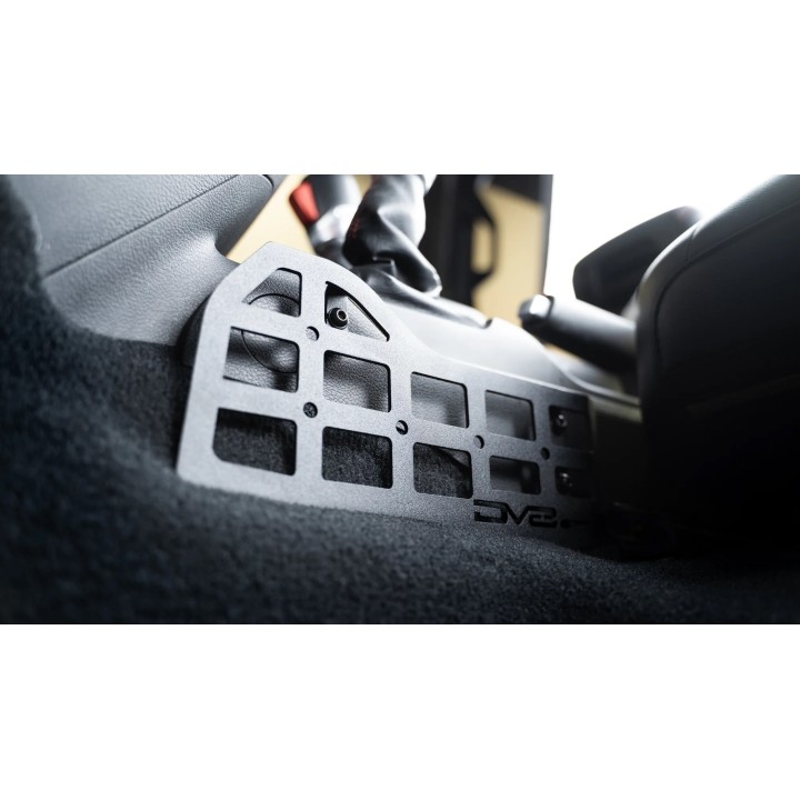 Panele molle przy konsoli zmiany biegów Jeep Wrangler JL DV8 Offroad - ujęcie 9