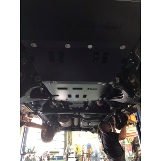 Osłona chłodnic , silnika i przedniego zderzaka Toyota Sequoia 2007-2014 czerwona