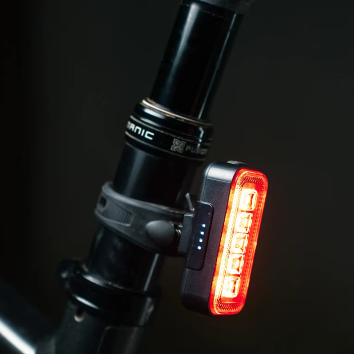 OSRAM LEDsBIKE COMPACT REAR – tylna lampka rowerowa LED z funkcją hamowania - ujęcie 9