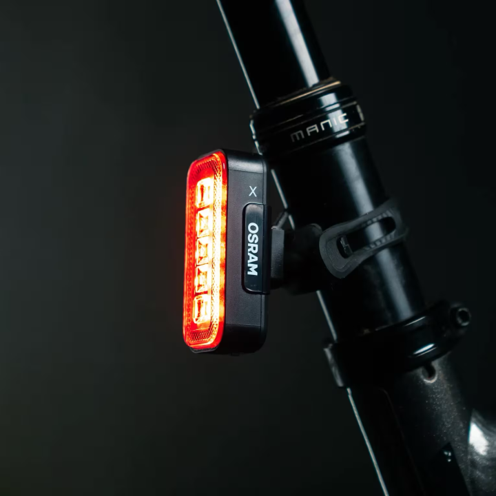OSRAM LEDsBIKE X REAR – tylna lampka rowerowa LED z czujnikiem hamowania, USB-C, IP54 - ujęcie 11