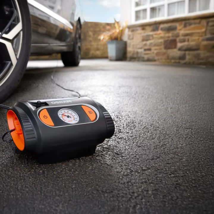 OSRAM TYREinflate 2110 OTI2110 – kompresor do opon 12 V z manometrem analogowym - ujęcie 7