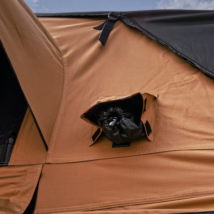 Roof Top Tent Fold 4 Grizzly - Comfortable and Sturdy!