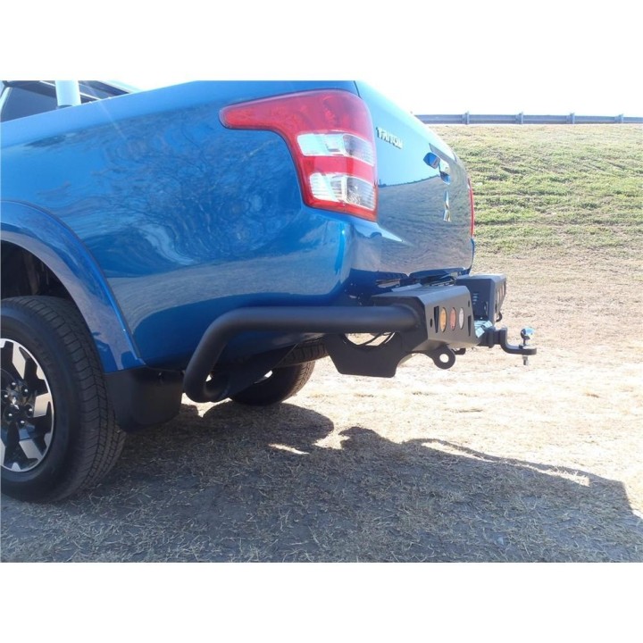 Zderzak tylny stalowy EFS z orurowaniem i światłami LED — Mitsubishi L200 / Triton od 2015 EFS4WD - ujęcie 4