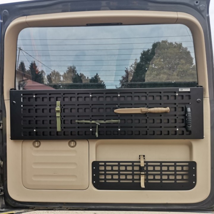 Kratka na Drzwi Bagażnika - LC120/GX470 Bison Gear