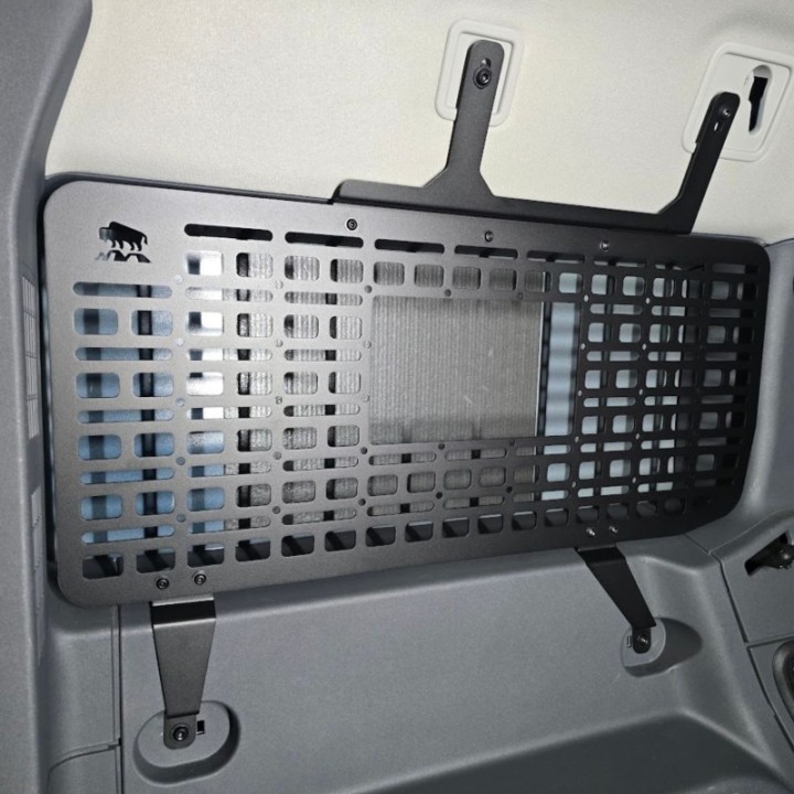 Panel MOLLE wewnętrzny bagażnika INEOS Grenadier lewy