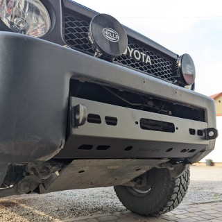 Zderzak pod Wyciągarkę - FJ Cruiser Bison Gear