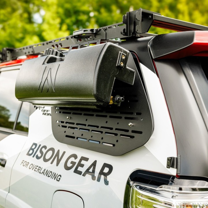Zewnętrzny panel MOLLE Bison Gear - Toyota 4Runner 5. gen. - Strona: Prawa, Relingi fabryczne - ujęcie 9