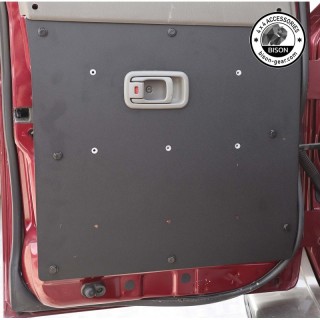 Tapicerka drzwi tylnych Nissan Patrol Y61, aluminium