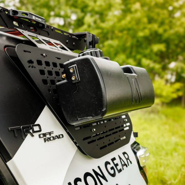 Zewnętrzny panel MOLLE Bison Gear - Toyota 4Runner 5. gen. - Strona: Lewa, Bagażnik niskoprofilowy - ujęcie 14