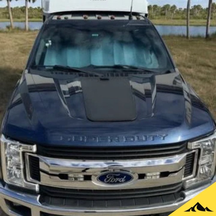 Panel solarny Cascadia 4x4 Ford F-150 i Super Duty