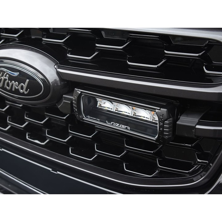Zestaw dwóch lamp LAZER TRIPLE-R 750 ELITE (Gen2) z systemem montażu w fabrycznym grillu – Ford Ranger Wildtrak - ujęcie 8