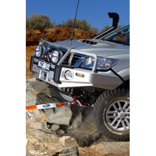 Zderzak stalowy ARB Deluxe Bar - Hilux od 2005, 4x4 - ujęcie 2