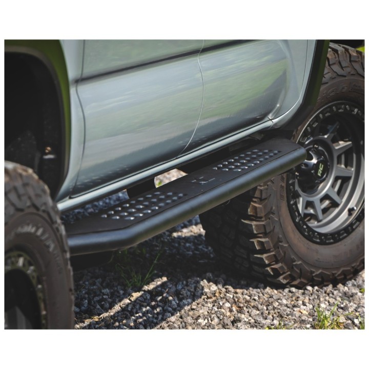 Progi, stopnie boczne Rough Country OV2 Double Cab - ujęcie 9