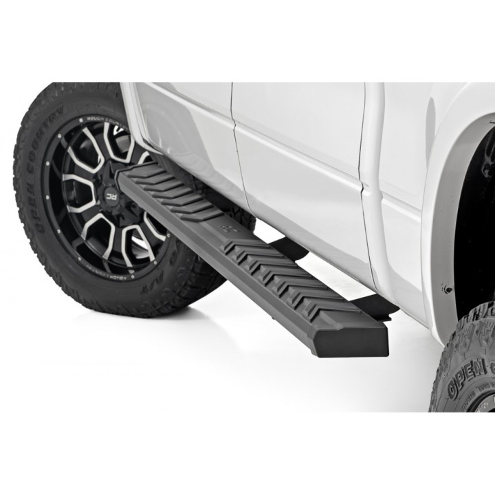 Progi, stopnie boczne Rough Country BA2