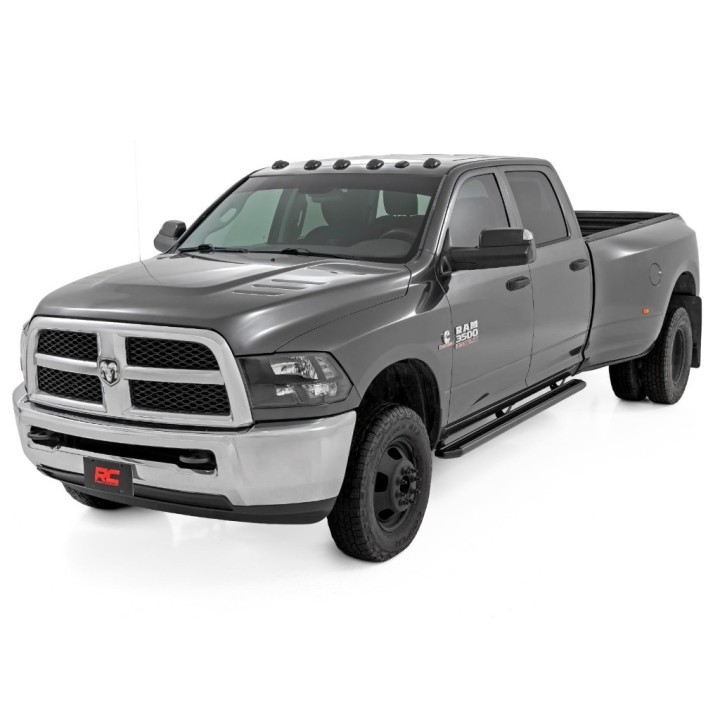 Progi, stopnie boczne Rough Country Multi-Color LED Crew cab - ujęcie 3
