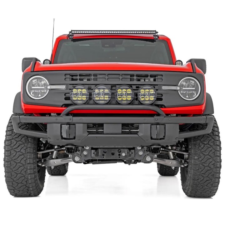 Bull bar z mocowaniem oświetlenia LED Rough Country