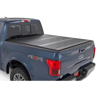 Twarda pokrywa paki tri-fold niski profil Rough Country 5'7" - ujęcie 2