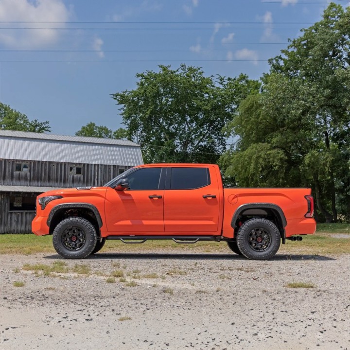 Zestaw zawieszenia TRD Pro Series Rough Country Lift 2,5" - ujęcie 4