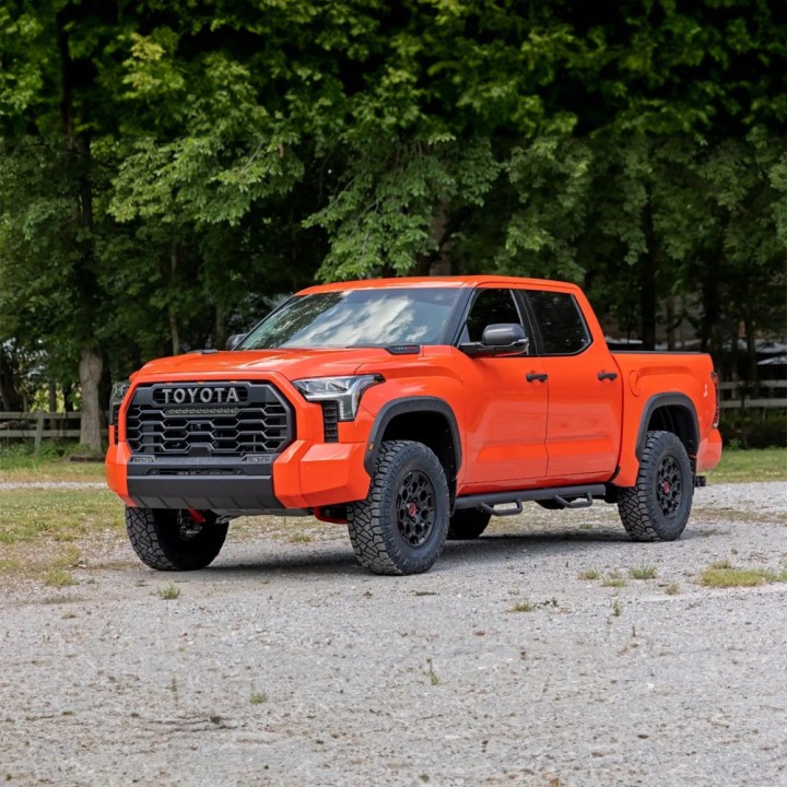 Zestaw zawieszenia TRD Pro Series Rough Country Lift 2,5" - ujęcie 6
