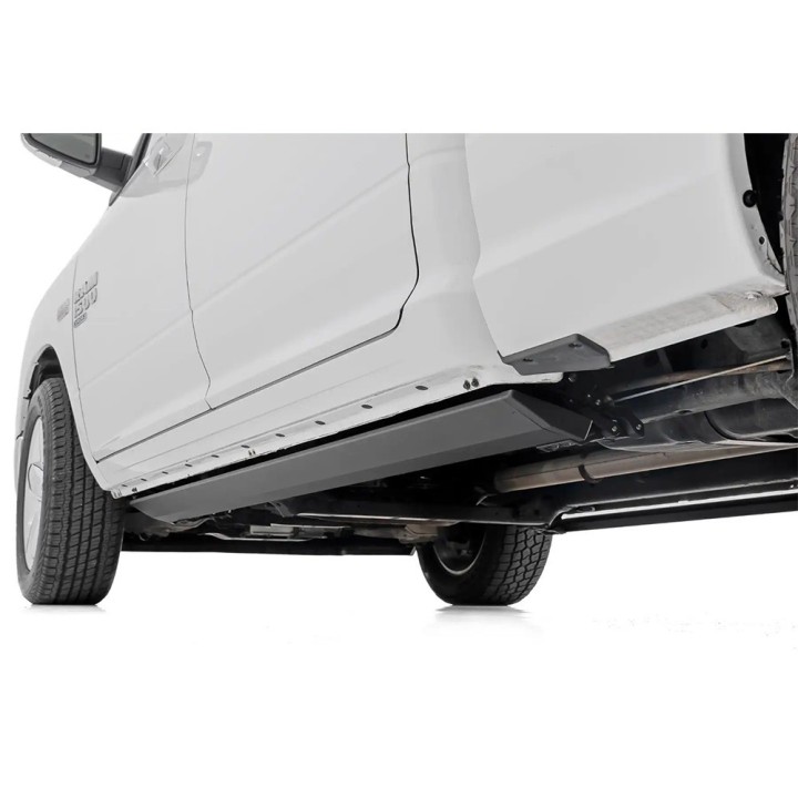 Progi elektryczne do RAM 1500 Classic DS | Szekla4x4