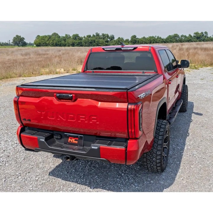 Hard tonneau cover tri-fold niski profil Rough Country