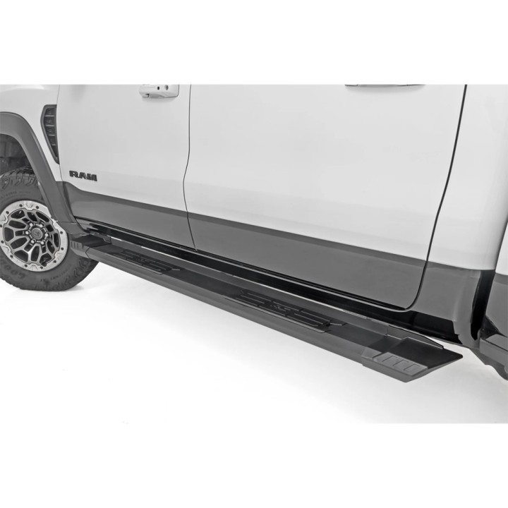 Progi, stopnie boczne Rough Country do RAM 1500 DT
