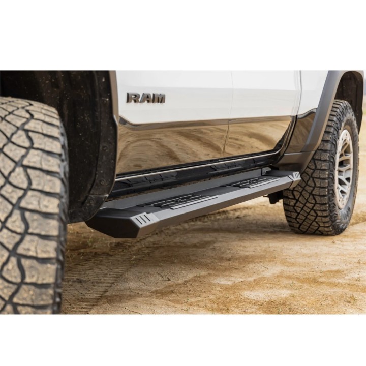 Progi, stopnie boczne Rough Country do RAM 1500 DT