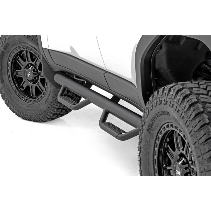 Progi, stopnie boczne Rough Country Nerf Steps - ujęcie 2