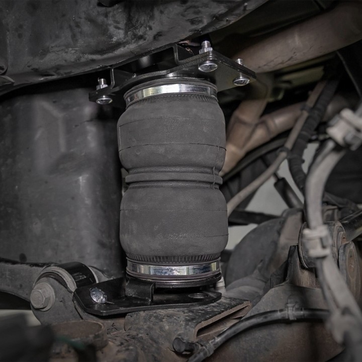Zestaw pneumatyczny poziomujący zawieszenie tył Rough Country Lift 4" - ujęcie 6