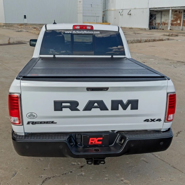Hard tonneau cover tri-fold niski profil Rough Country