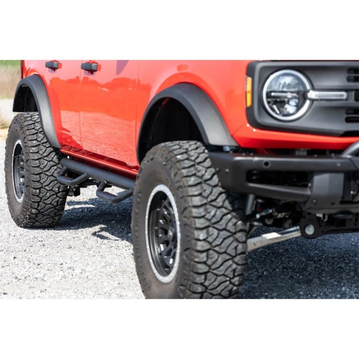 Progi, stopnie boczne do New Bronco 4 Drzwi | Szekla4x4