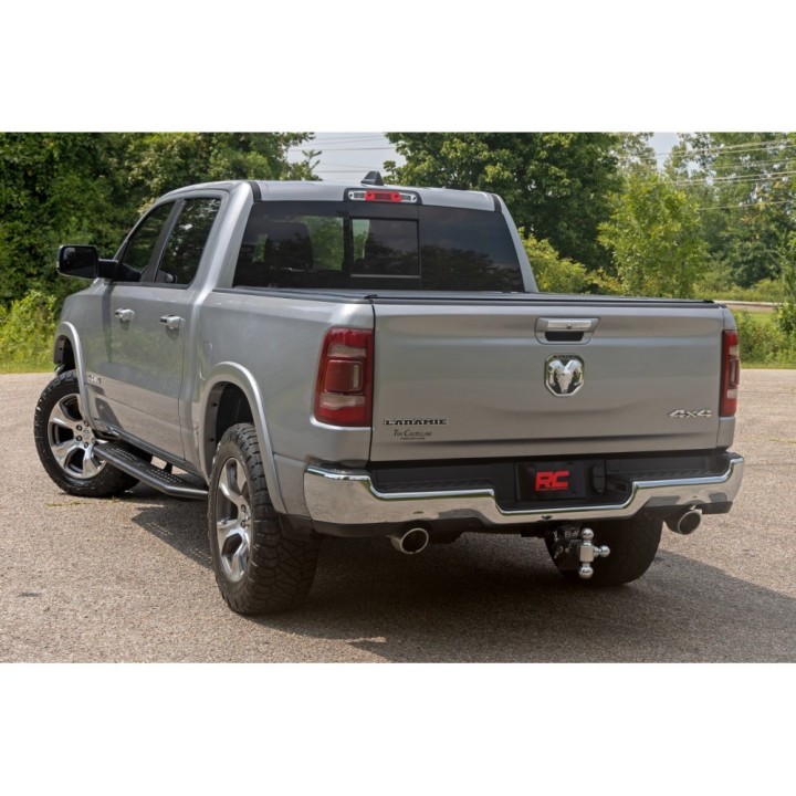 Progi, stopnie boczne Rough Country do RAM 1500 DT