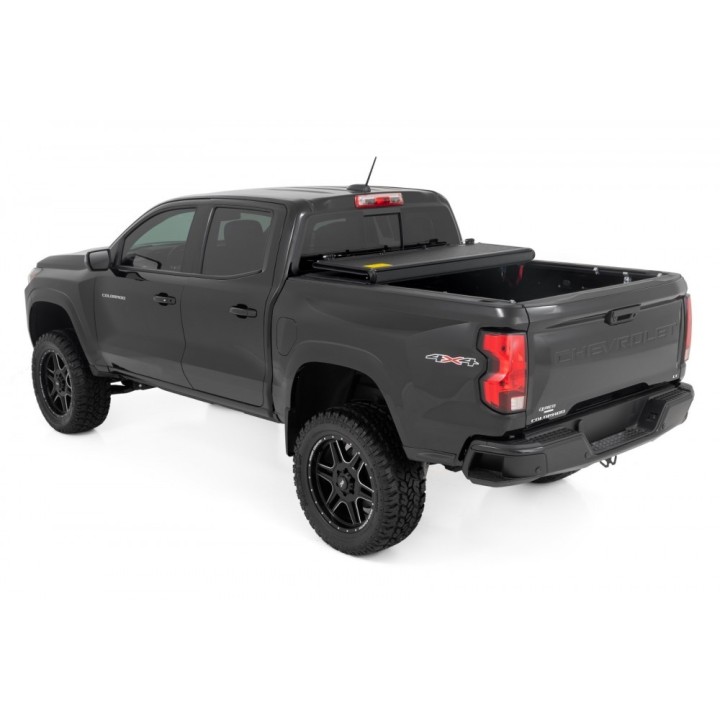 Twarda pokrywa paki tri-fold niski profil Rough Country