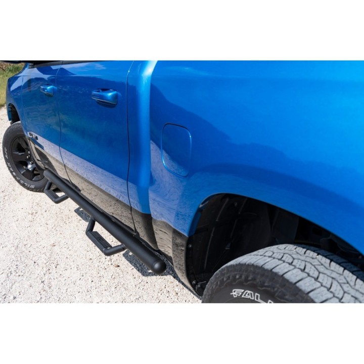 Progi, stopnie boczne Rough Country do RAM 1500 DT