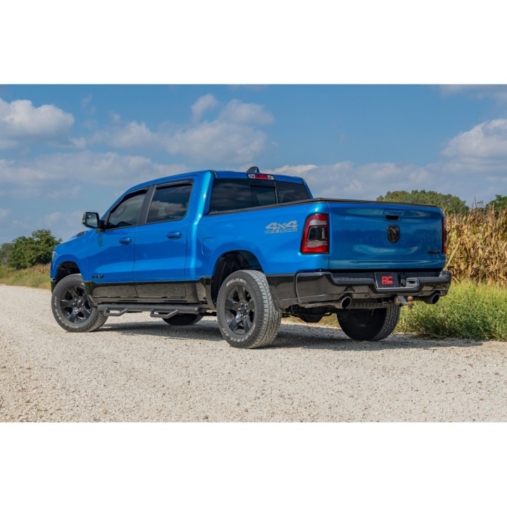 Progi, stopnie boczne Rough Country do RAM 1500 DT