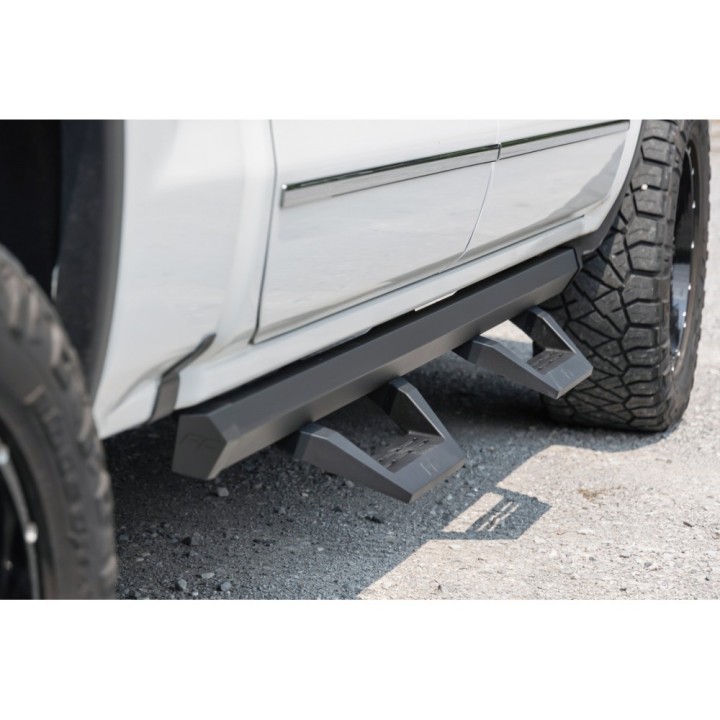 Progi, stopnie boczne regulowane aluminiowe Rough Country